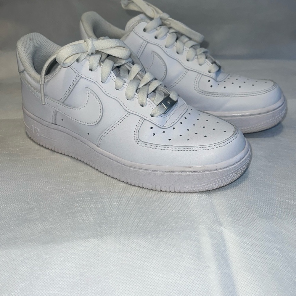 *SOLD* Nike White Air Force 1 Sneakers Low-Top Leather